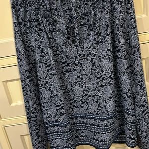 Print  smocked tie top.Navy blue,white